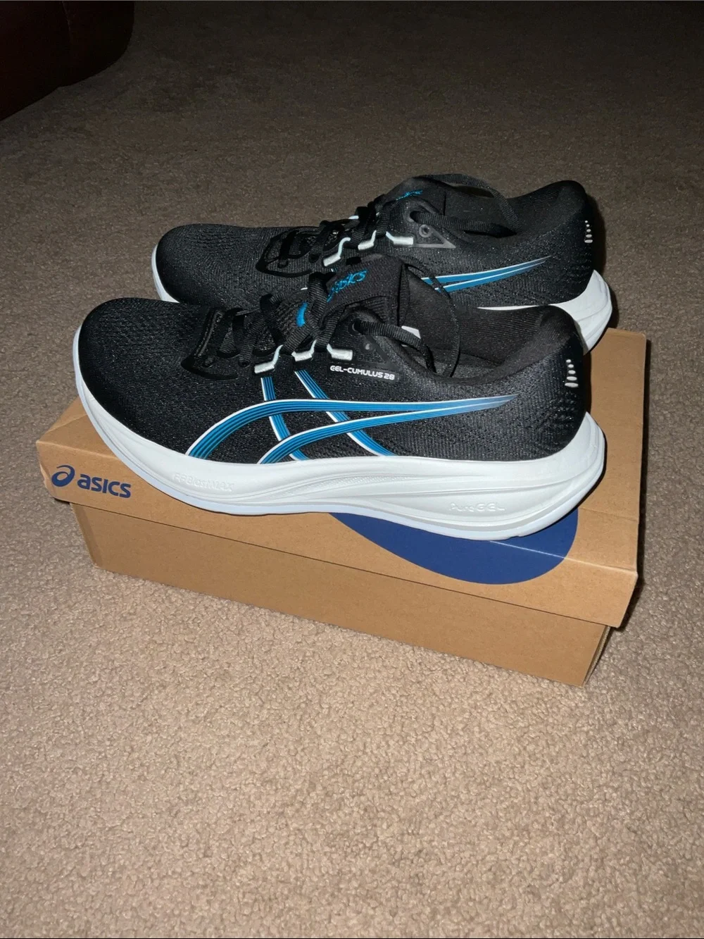 Women’s ASICS Cumulus 28 size 9.5